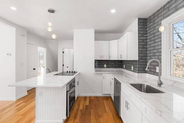 10 Burnham Road, Andover, MA 01810