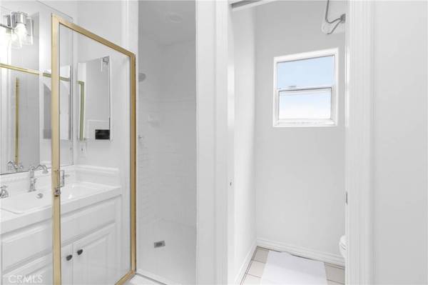 1321 W Bay AVE, Newport Beach, CA 92661