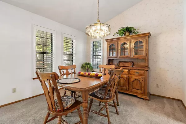 3821 Hillcrest LN, Sacramento, CA 95821