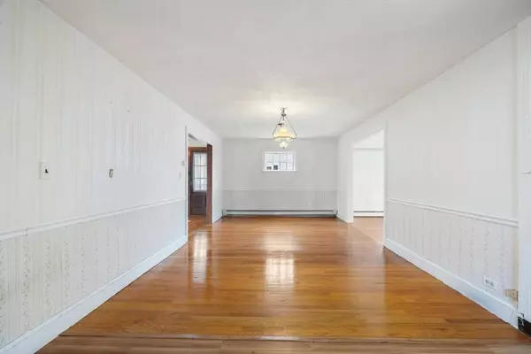 195 Florence St, Melrose, MA 02176