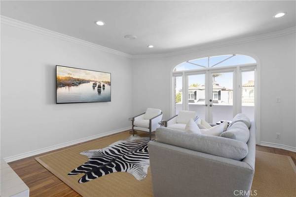 1321 W Bay AVE, Newport Beach, CA 92661