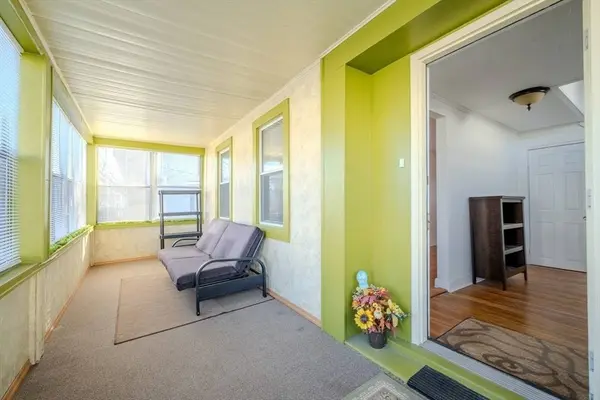 75 Pleasant St, Leominster, MA 01453