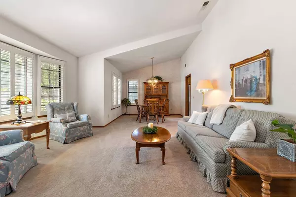 3821 Hillcrest LN, Sacramento, CA 95821