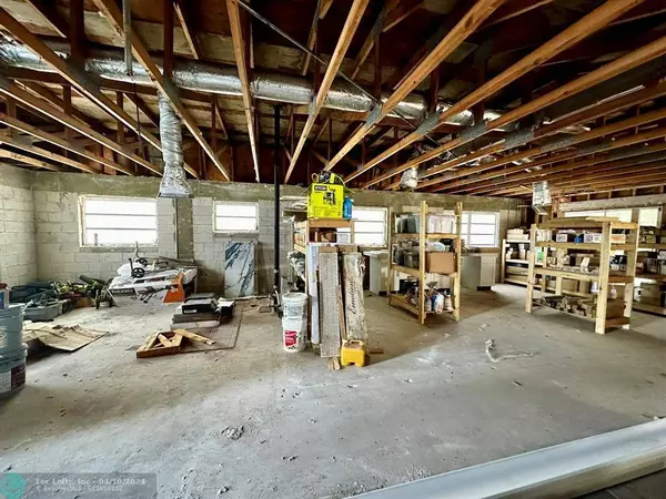 445 NW 11th St, Boca Raton, FL 33432