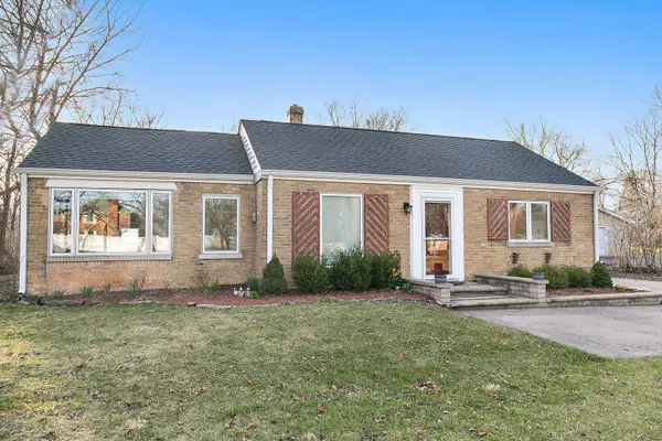 206 N Wheeling RD, Prospect Heights, IL 60070