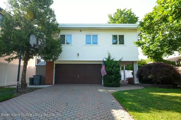 83 Finlay Avenue, Staten Island, NY 10309