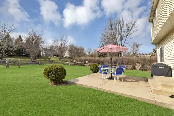 243 Aspen CIR, Gilberts, IL 60136