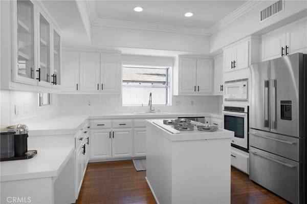 1321 W Bay AVE, Newport Beach, CA 92661