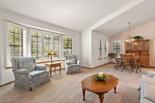 3821 Hillcrest LN, Sacramento, CA 95821