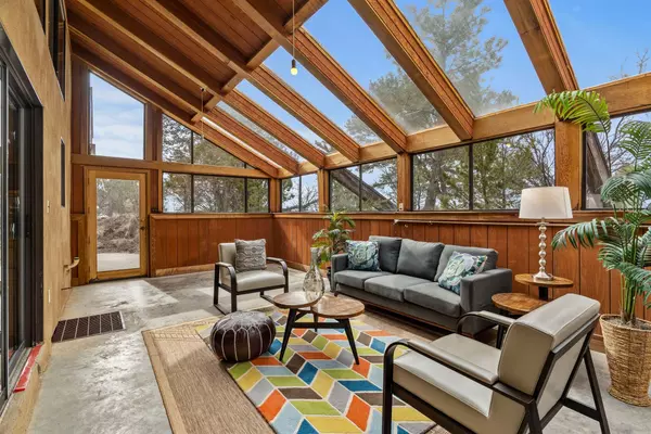 1001 Cedro CT, Los Alamos, NM 87544