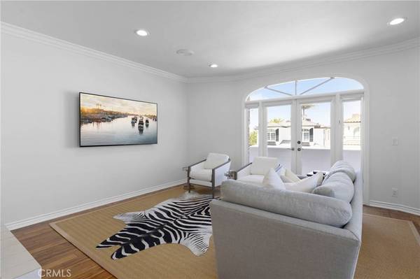 1321 W Bay AVE, Newport Beach, CA 92661