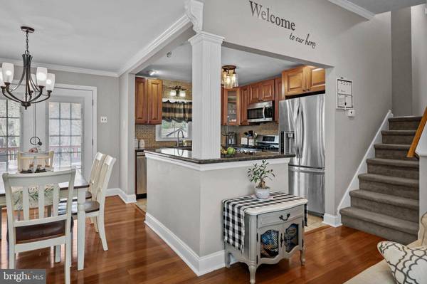 64 W WOODCREST AVE, Maple Shade, NJ 08052