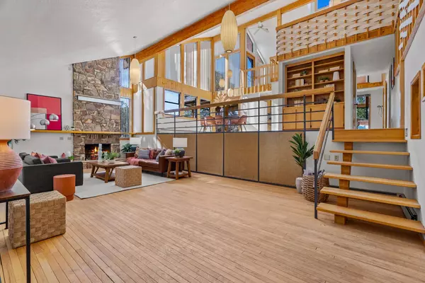 1001 Cedro CT, Los Alamos, NM 87544