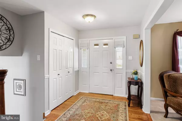 18 LANCELOT LA, Mount Laurel, NJ 08054