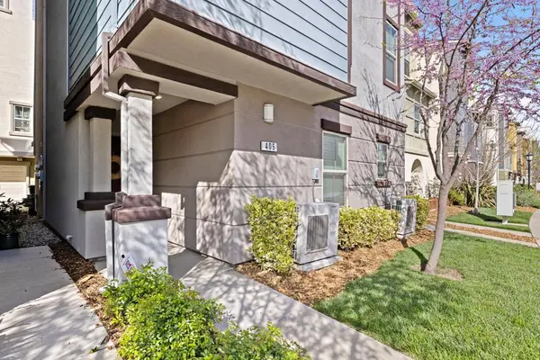 405 Lug LN, Sacramento, CA 95818