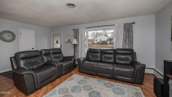 703 3rd AVE NW, Mandan, ND 58554