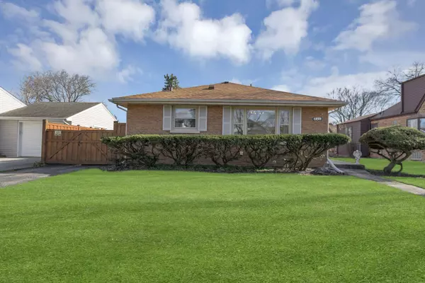 835 ROSE AVE, Des Plaines, IL 60016