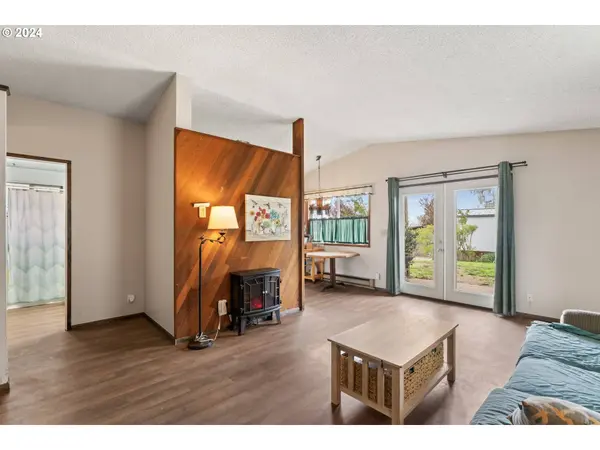 2285 OHIO ST, Eugene, OR 97402