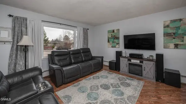 703 3rd AVE NW, Mandan, ND 58554