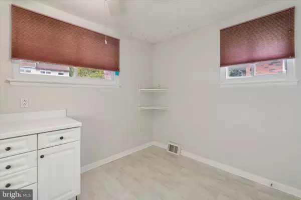 8715 MACON ST, Philadelphia, PA 19152