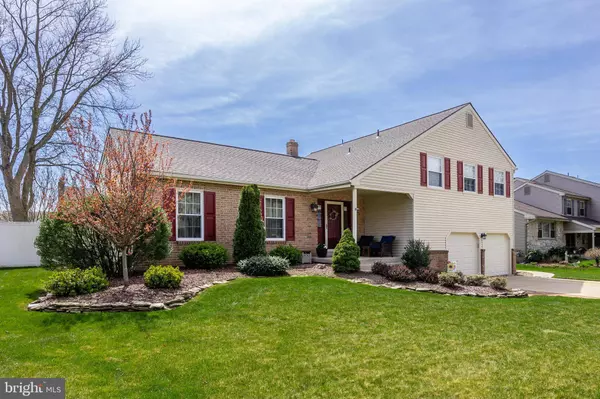 18 LANCELOT LA, Mount Laurel, NJ 08054