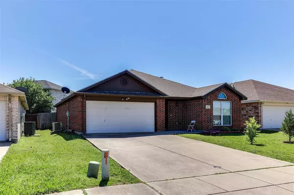 1007 Carlsbad Drive, Grand Prairie, TX 75051