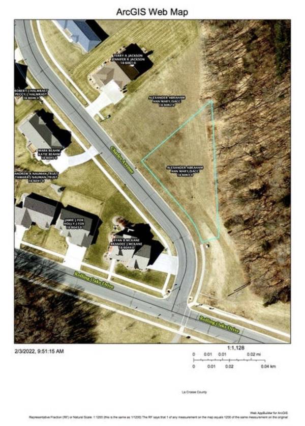 1050 Charles Ave, Onalaska, WI 54650