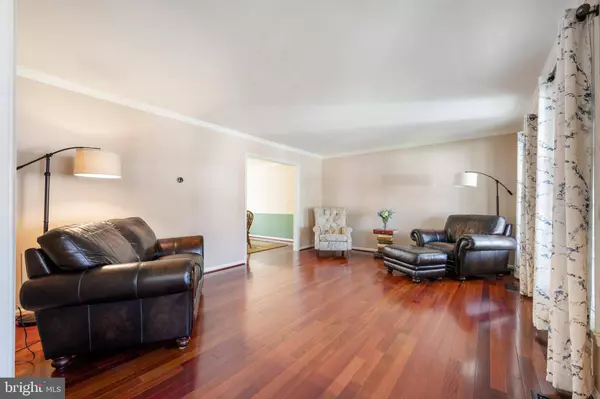 9807 WOODFAHL CT, Burke, VA 22015