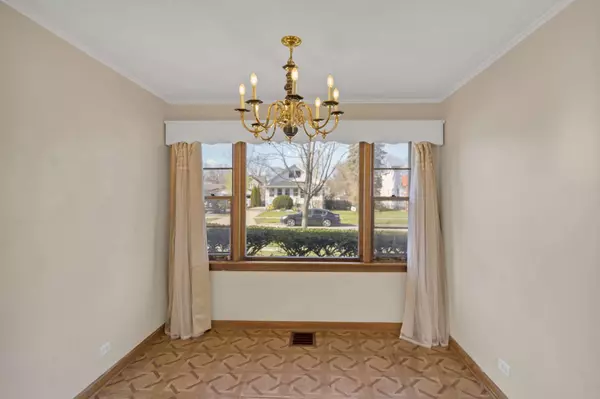 835 ROSE AVE, Des Plaines, IL 60016