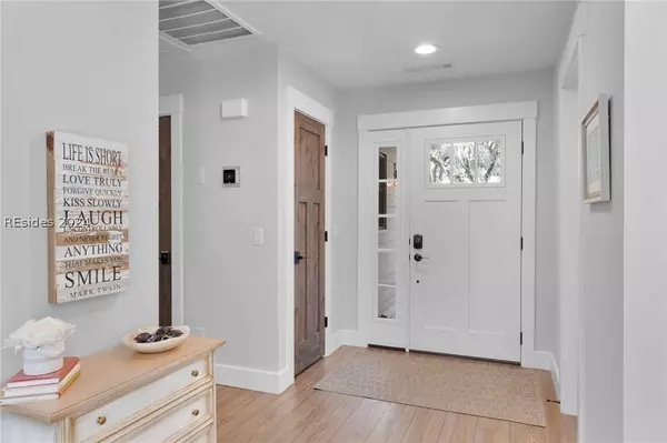 125 Greenwood DR, Hilton Head Island, SC 29928