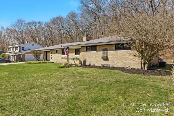 4041 Nob Hill Drive, Norton Shores, MI 49441