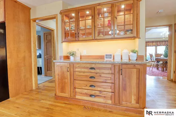 2800 Crown Pointe Circle, Lincoln, NE 68506