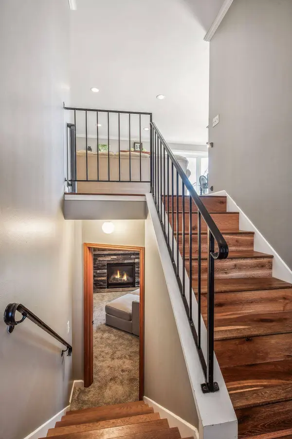 88 Shasta CIR E, Chanhassen, MN 55317