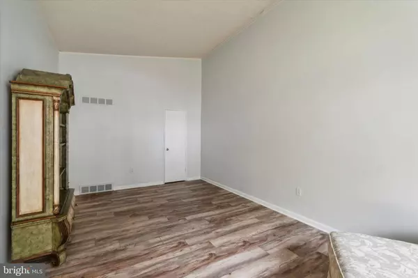 8715 MACON ST, Philadelphia, PA 19152