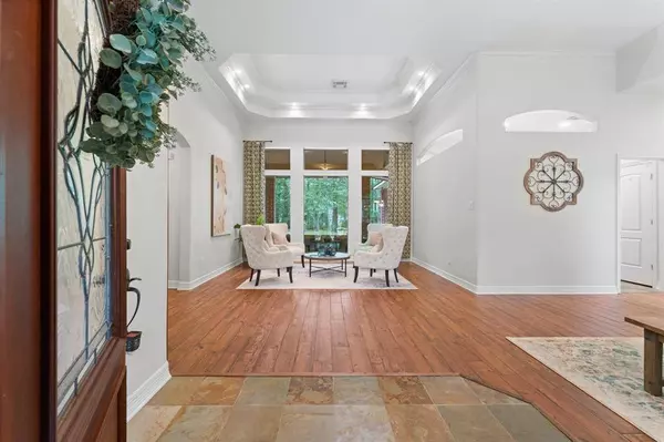 17 Creek Forest LN, Conroe, TX 77384