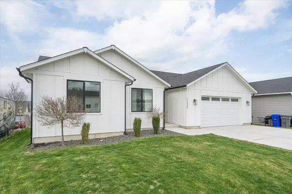 17525 E 4th Ln, Spokane Valley, WA 99016