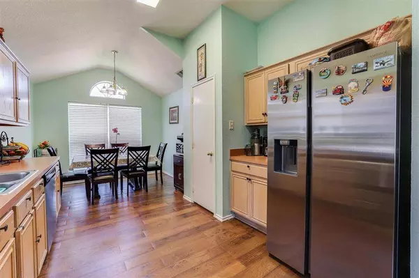 1007 Carlsbad Drive, Grand Prairie, TX 75051