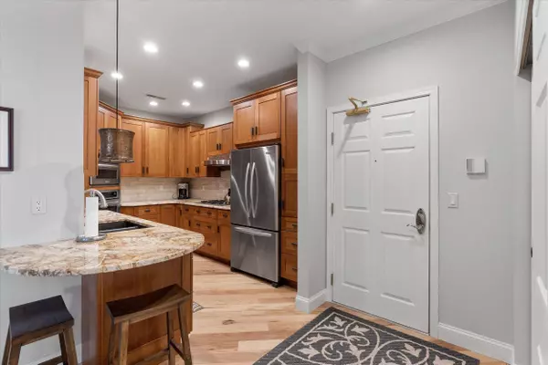 1300 N Prospect Unit 323, Milwaukee, WI 53202