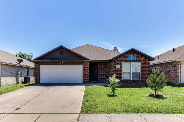 1007 Carlsbad Drive, Grand Prairie, TX 75051
