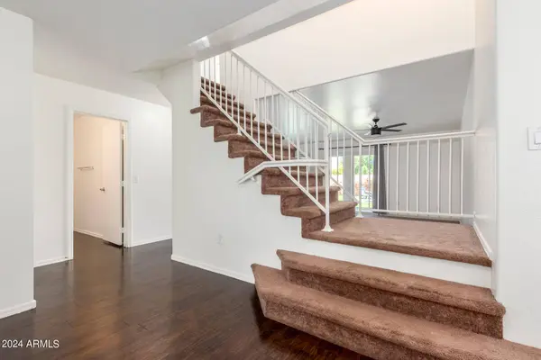 7076 W GLENN Drive, Glendale, AZ 85303