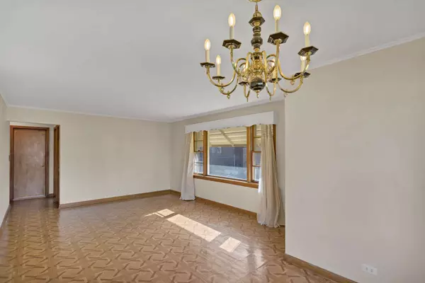 835 ROSE AVE, Des Plaines, IL 60016