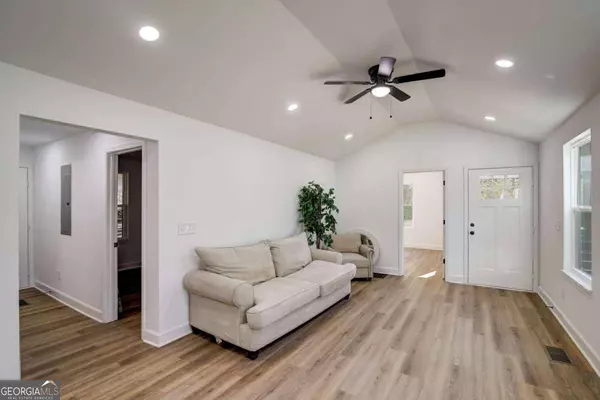 2006 Lisbon DR SW, Atlanta, GA 30310