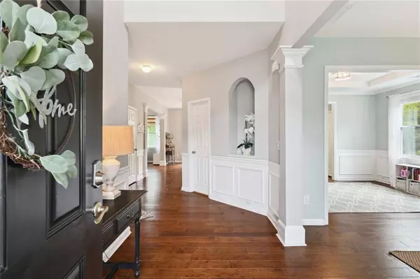 421 Pine Log CT, Canton, GA 30115