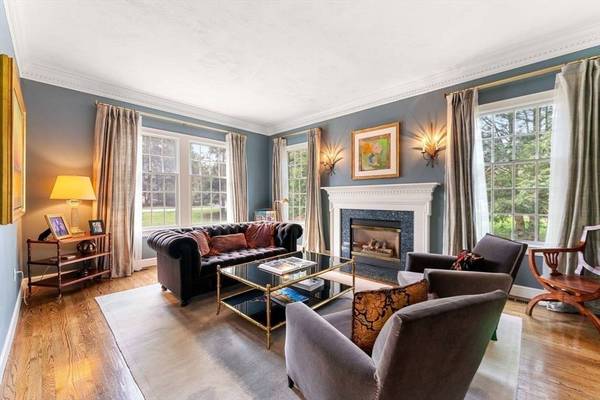 10 Stillmeadow Way, Framingham, MA 01702