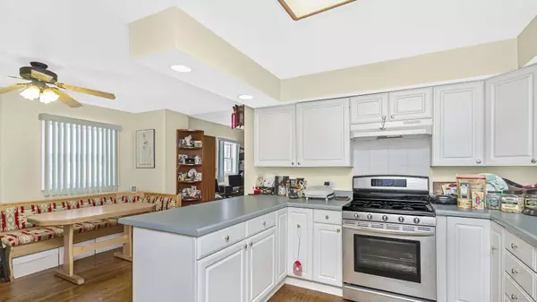 3632 N Western AVE, Chicago, IL 60618