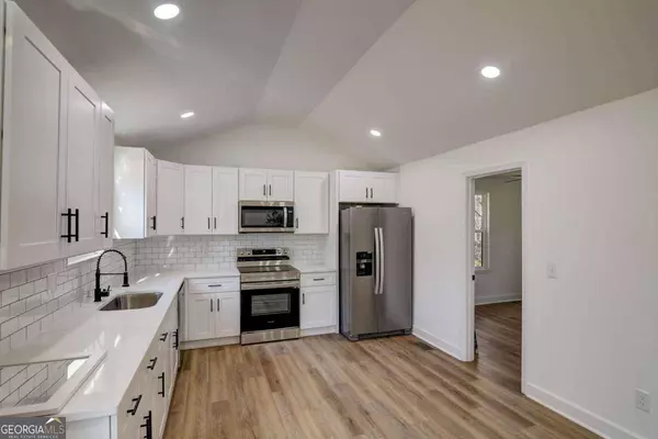 2006 Lisbon DR SW, Atlanta, GA 30310