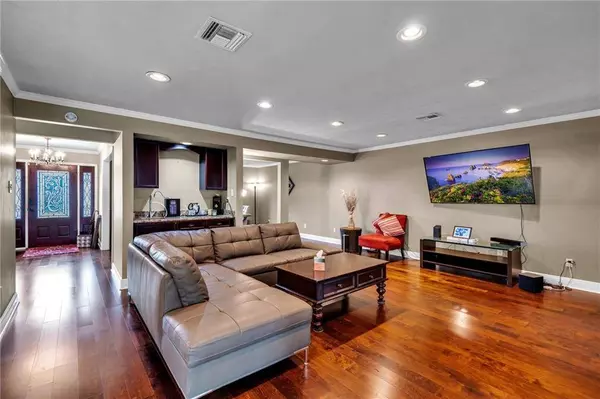 21 WOODLAKE BLVD, Kenner, LA 70065