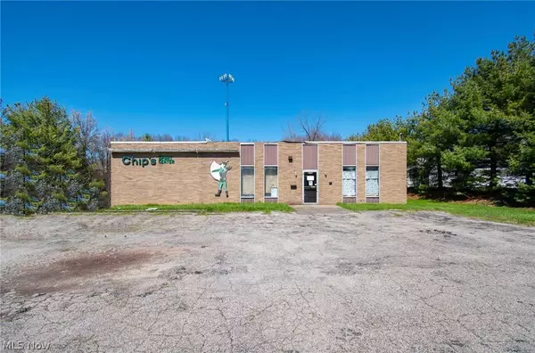 9139 E Market ST, Warren, OH 44484