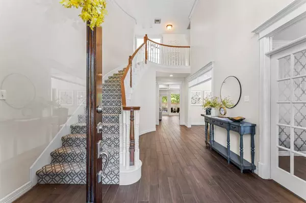 19 Moss Bluff CT, The Woodlands, TX 77382