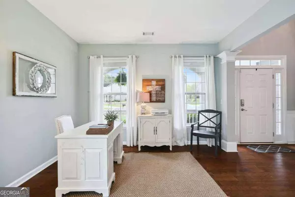 421 Pine Log CT, Canton, GA 30115